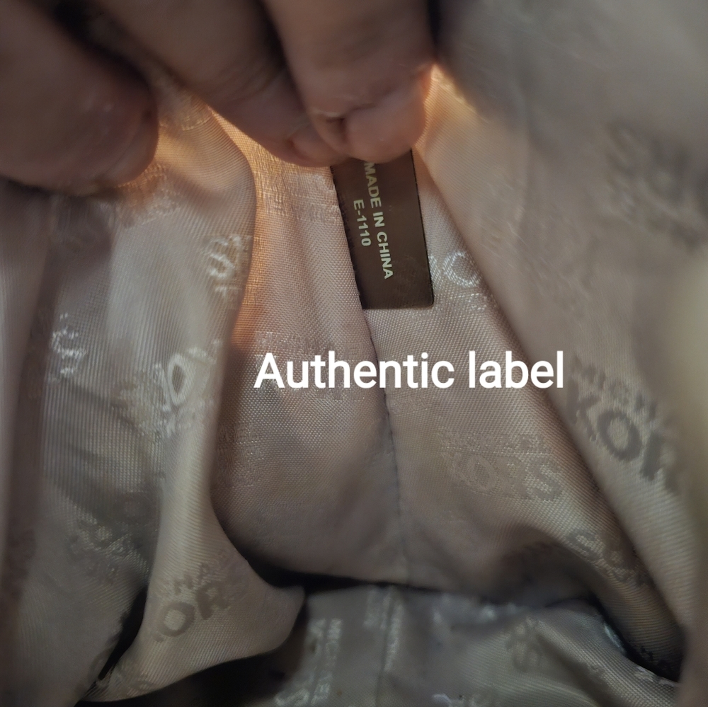 Micheal Kors Authentic Bag - Picture 12 of 13